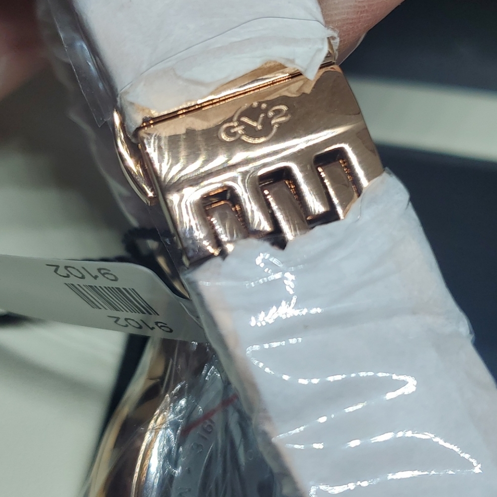 Rose Gold Real Diamond Bezel Watch GV2 BY GEVRIL - Picture 9 of 16